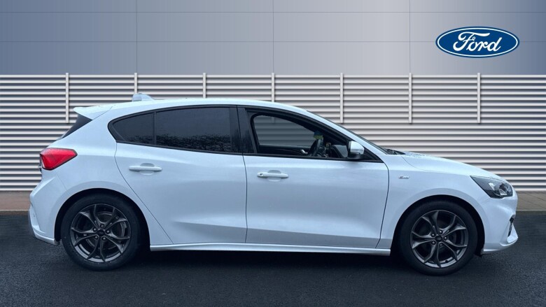 Ford Focus 1.0 EcoBoost 125 ST-Line Nav 5dr Petrol Hatchback